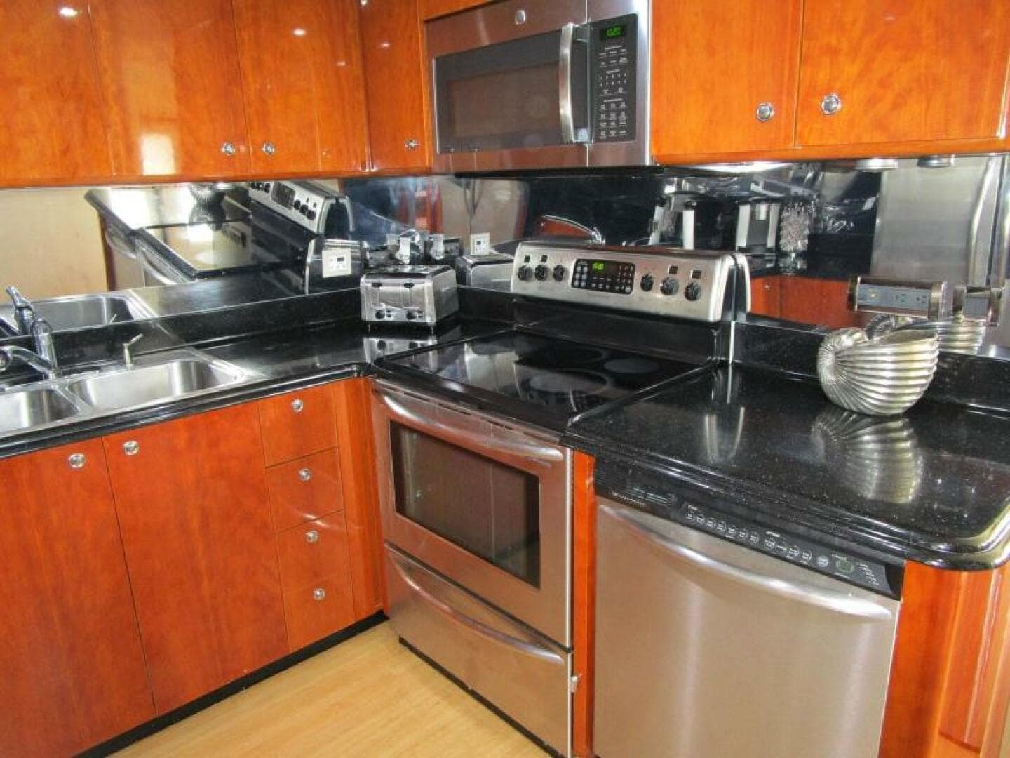 2002 Cheoy Lee Sport — photo 16