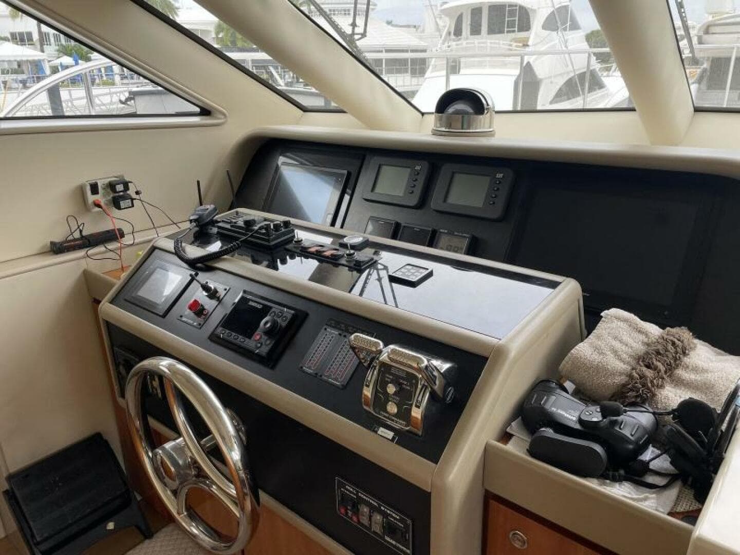 2002 Cheoy Lee Sport — photo 19