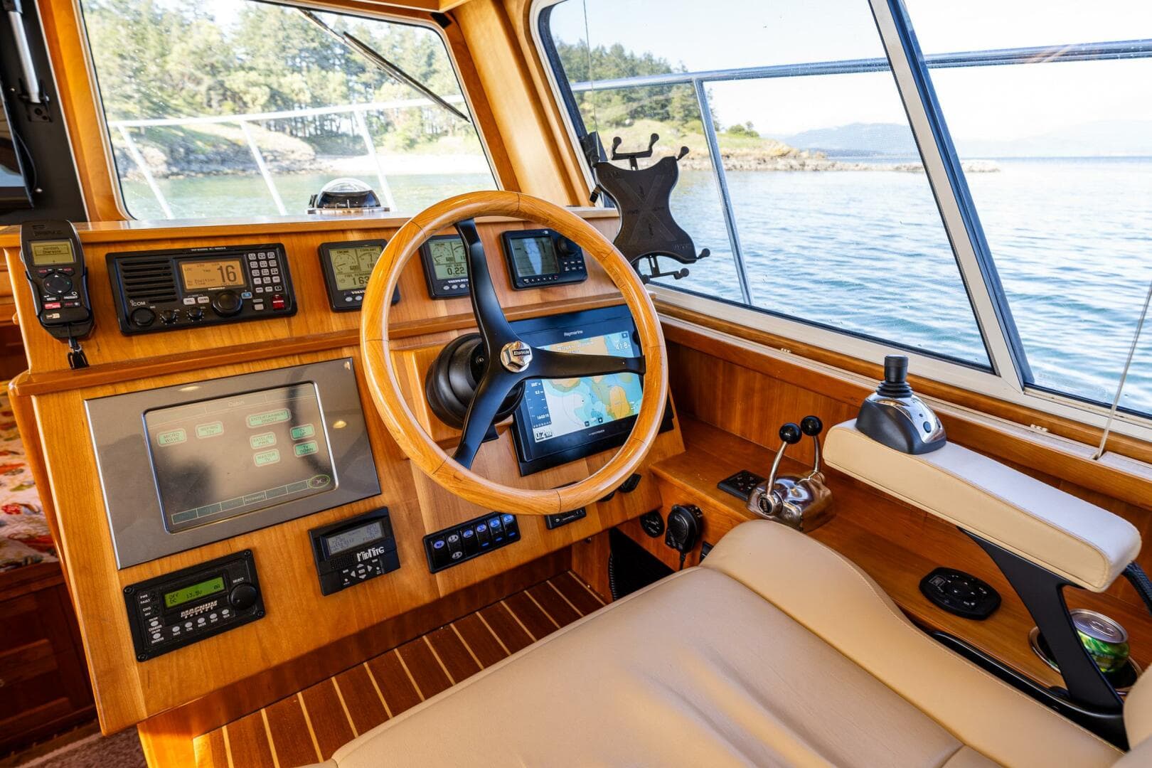 2009 Coastal Craft 400 IPS — photo 31