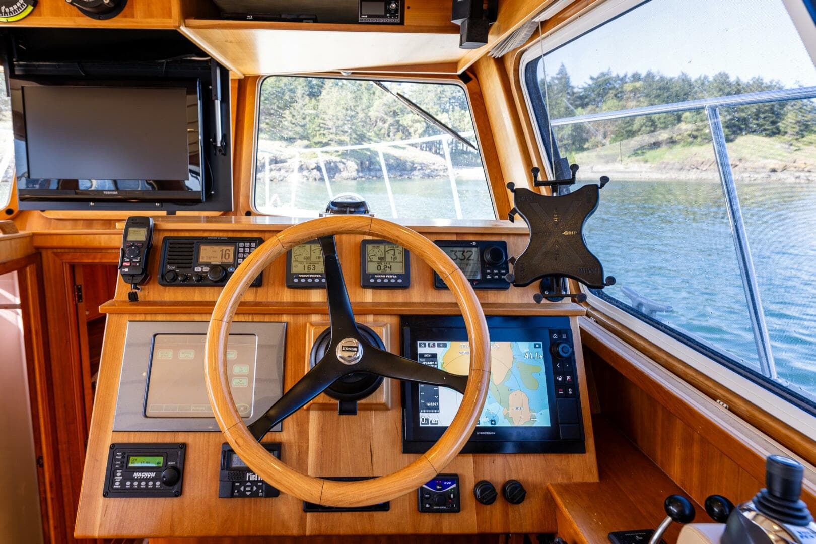 2009 Coastal Craft 400 IPS — photo 32