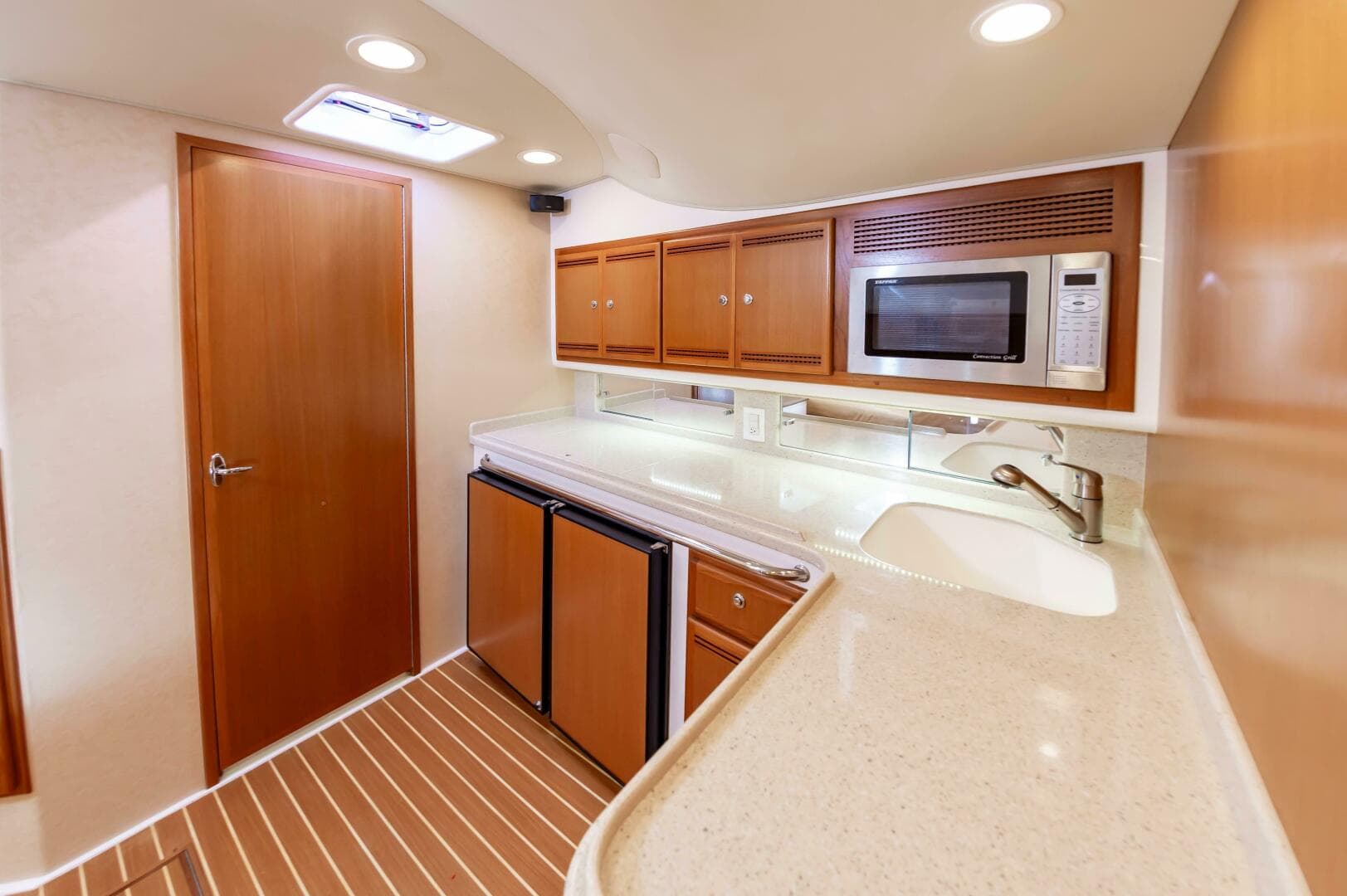 2008 Cabo 40 Express — photo 36