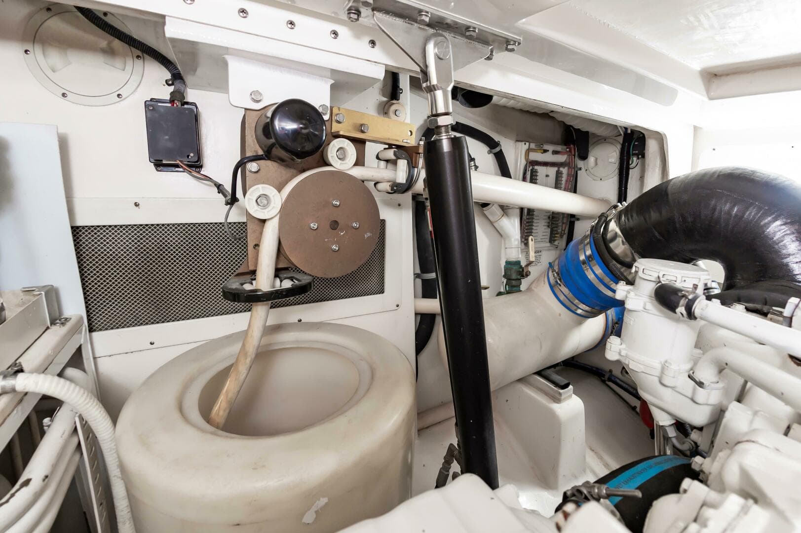 2008 Cabo 40 Express — photo 58