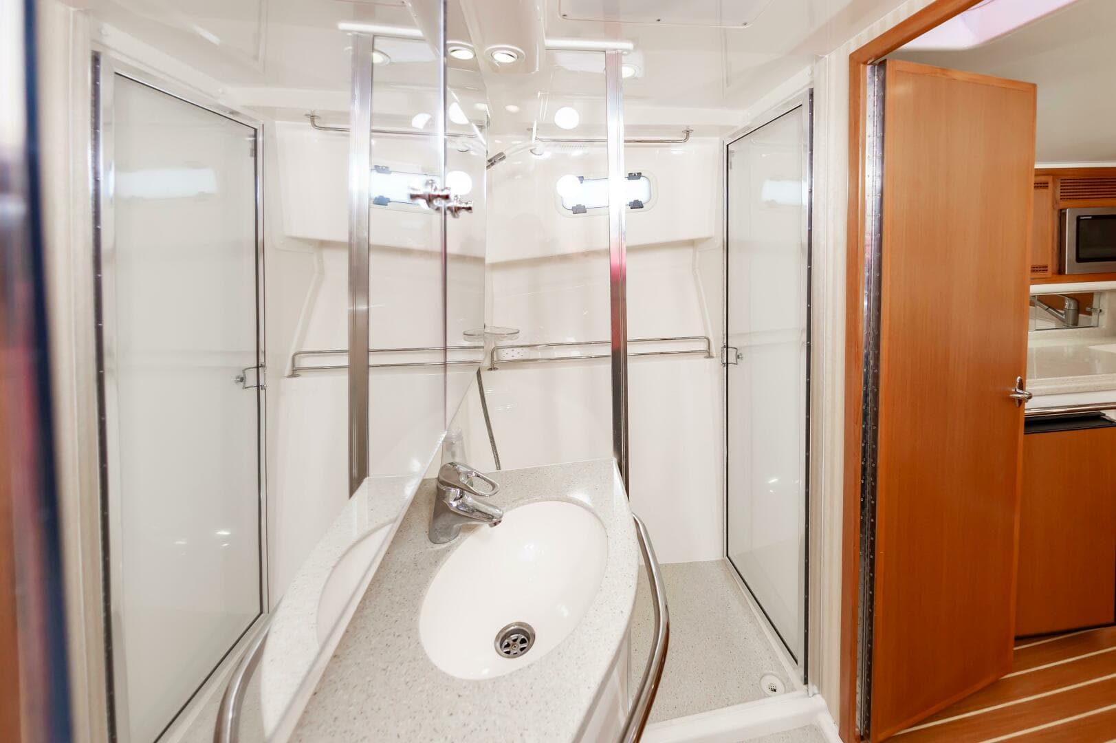 2008 Cabo 40 Express — photo 41