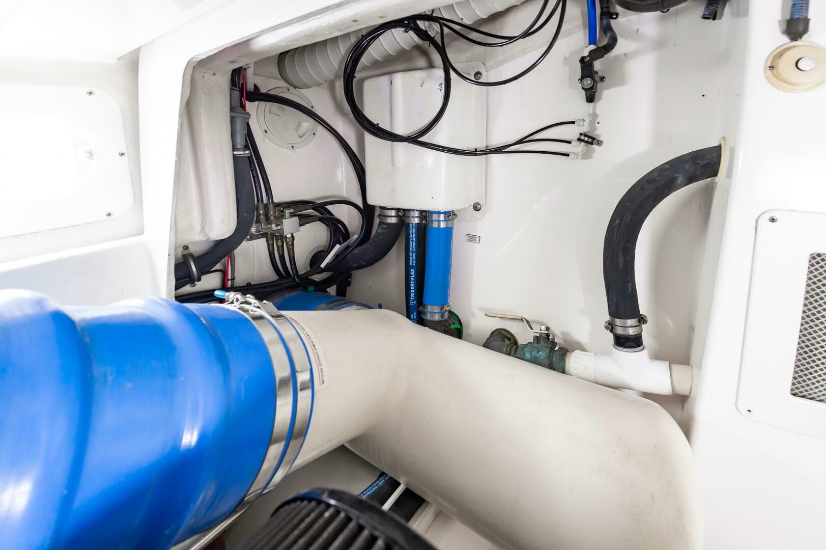 2008 Cabo 40 Express — photo 62