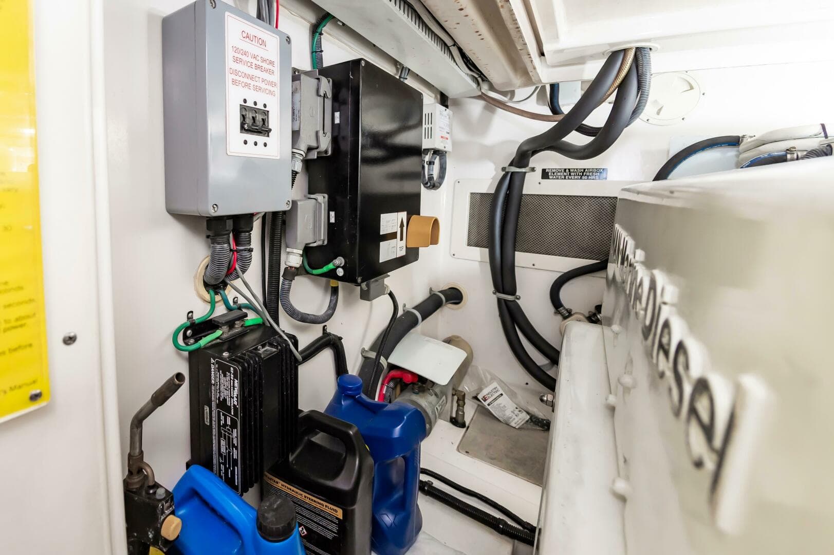 2008 Cabo 40 Express — photo 55