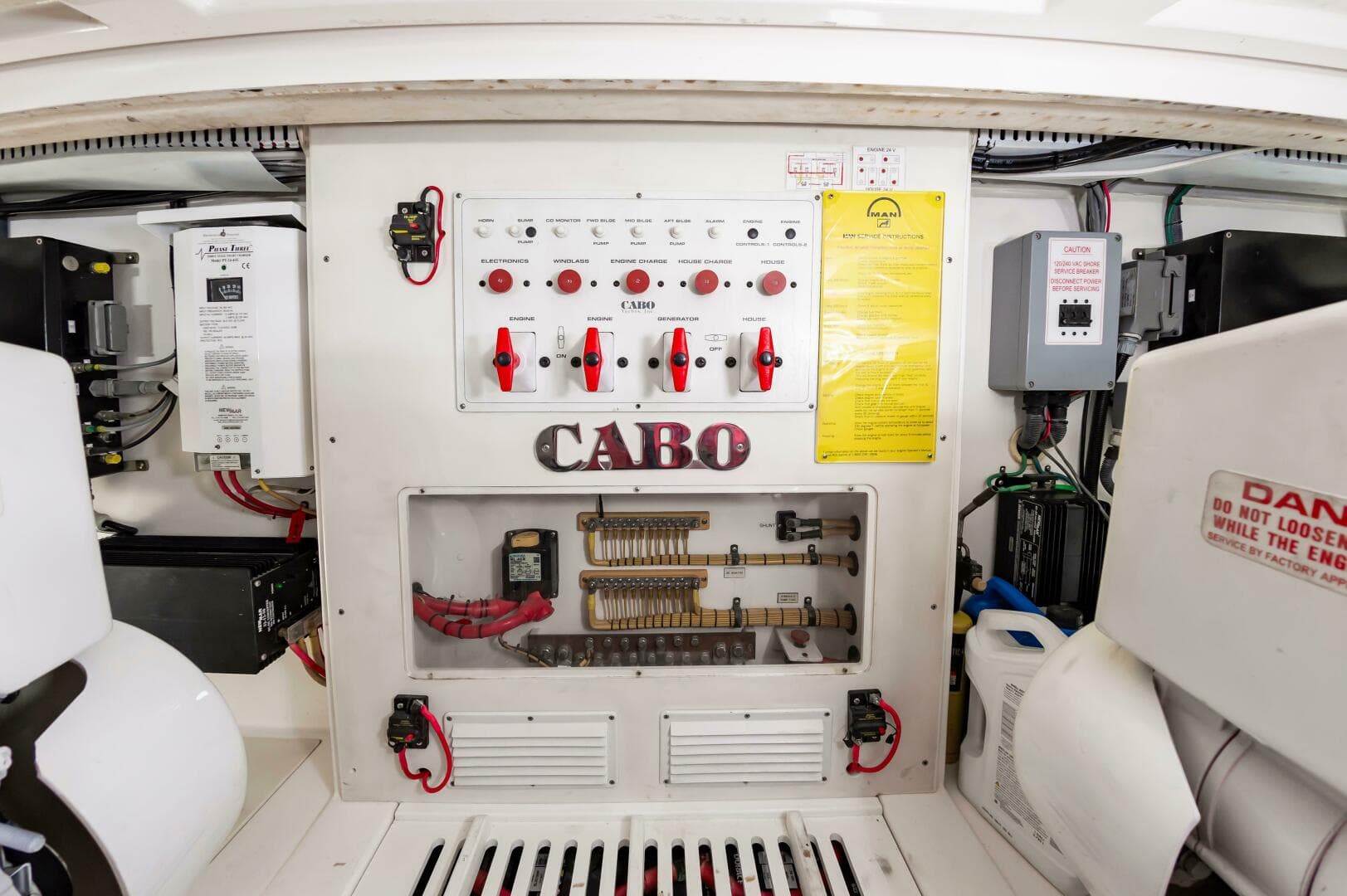 2008 Cabo 40 Express — photo 52