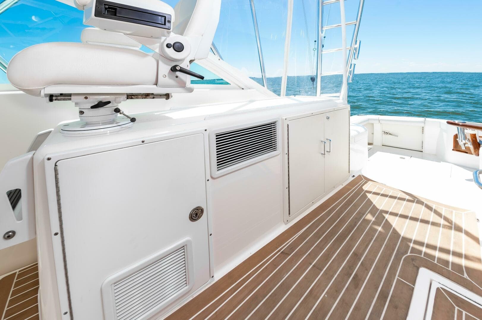 2008 Cabo 40 Express — photo 26