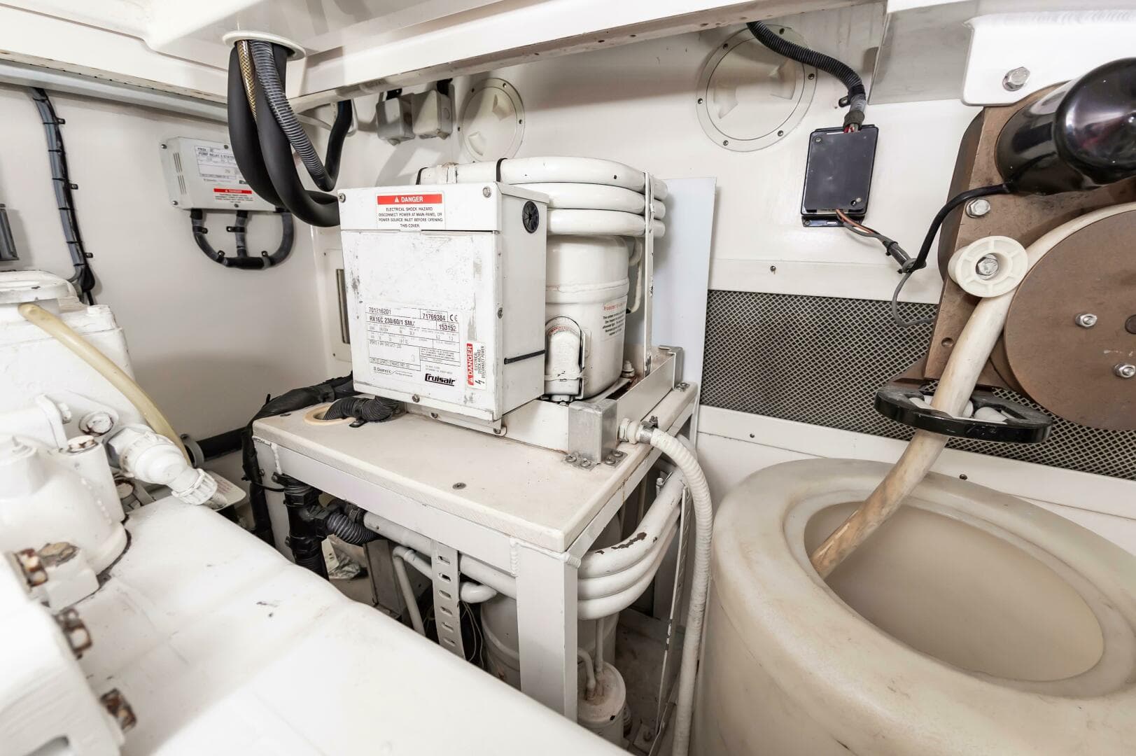 2008 Cabo 40 Express — photo 57