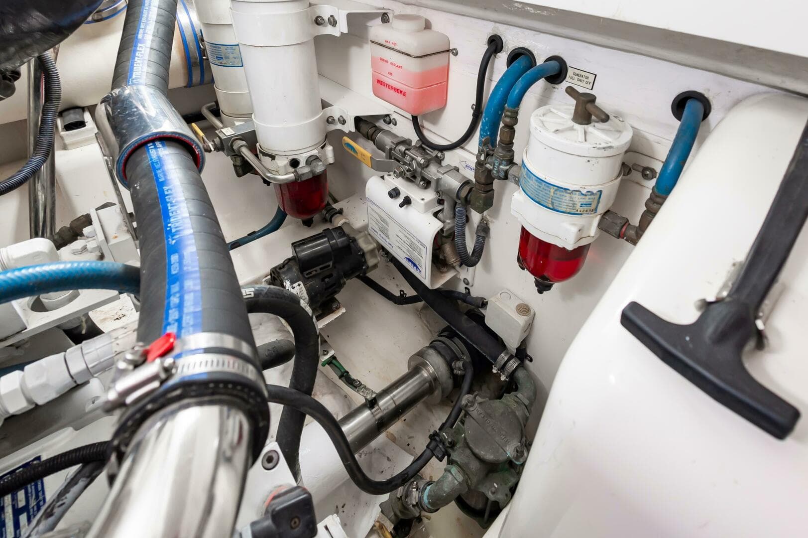 2008 Cabo 40 Express — photo 53