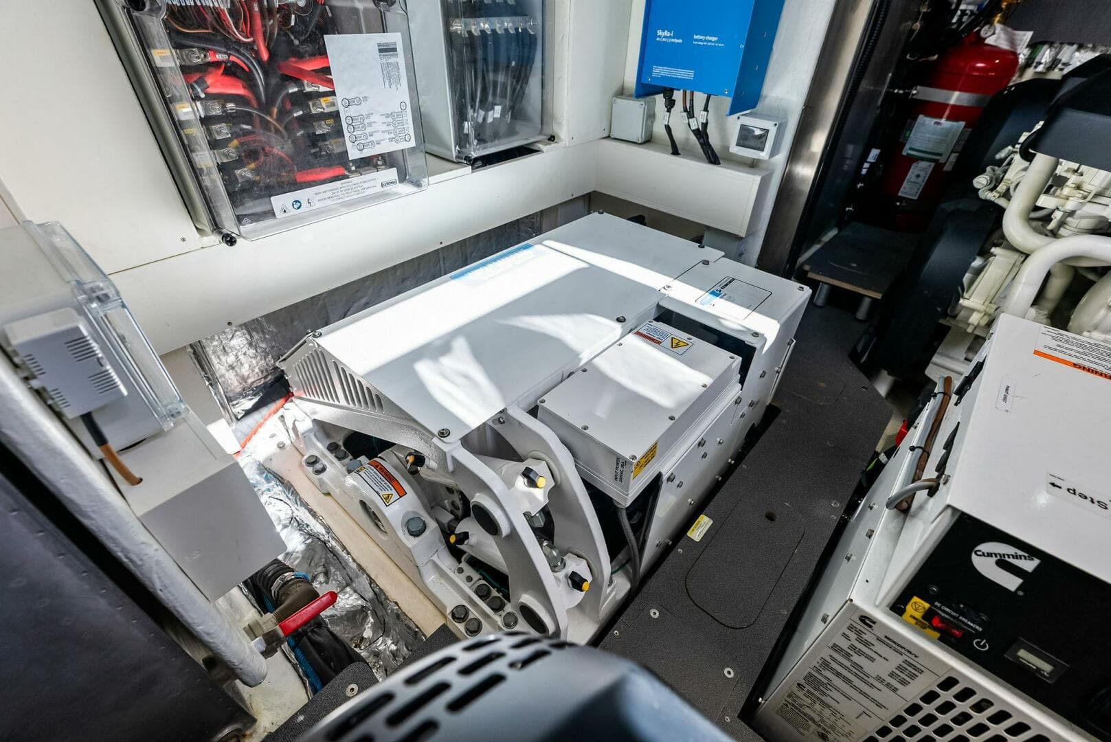 2023 Absolute 52 Fly — photo 76