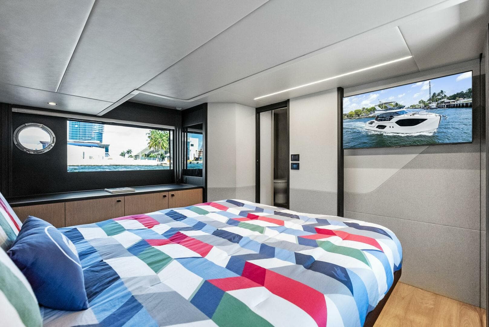 2023 Absolute 52 Fly — photo 64