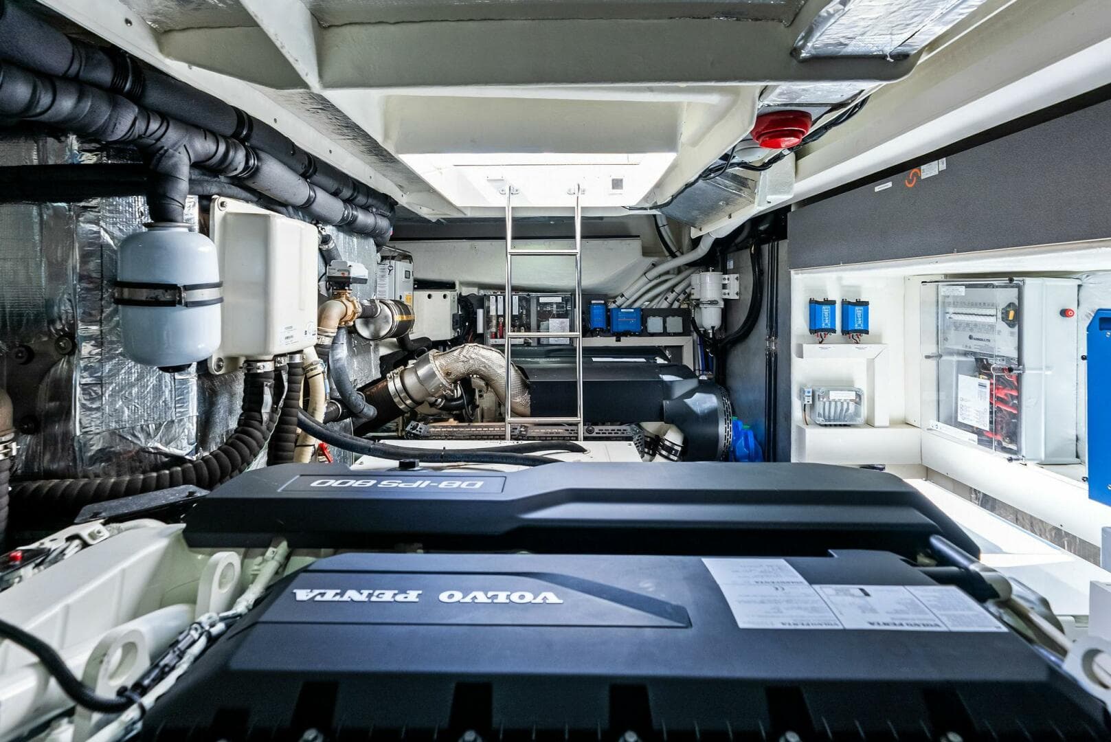 2023 Absolute 52 Fly — photo 74