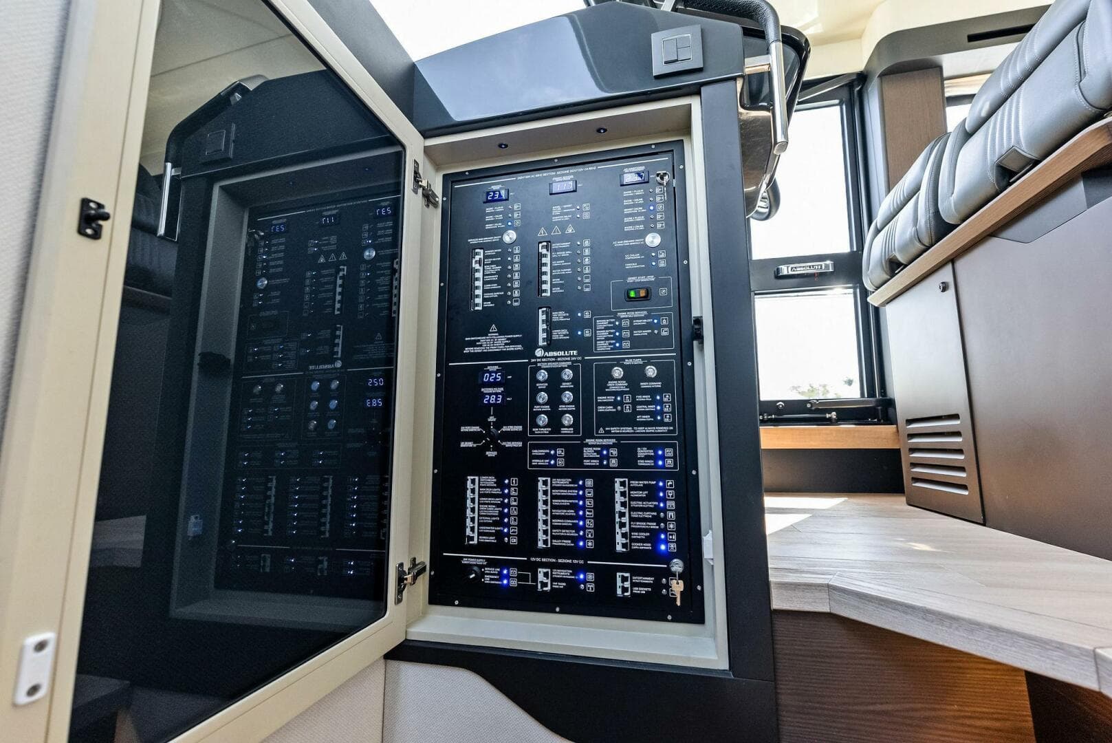 2023 Absolute 52 Fly — photo 57