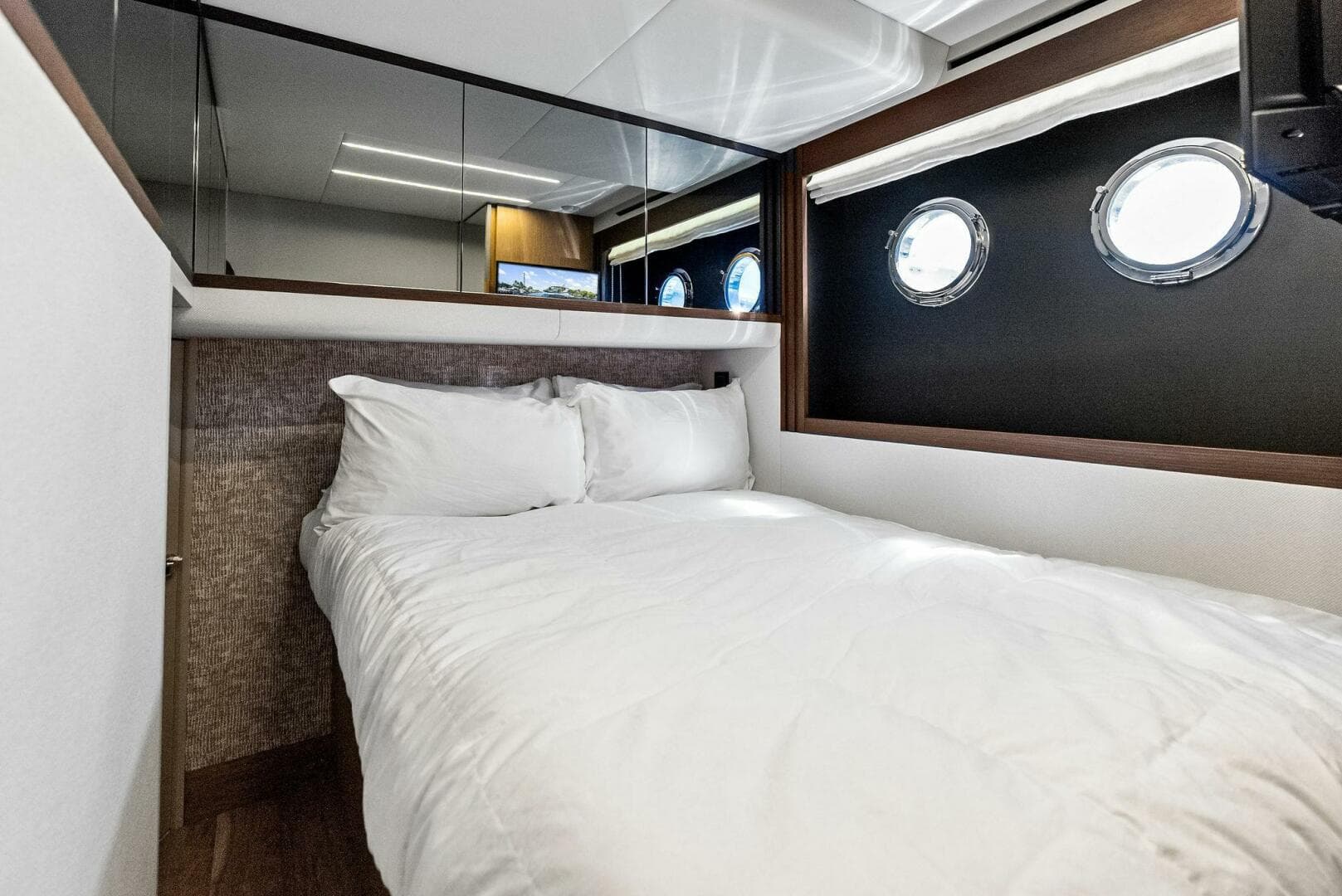 2023 Absolute 52 Fly — photo 67