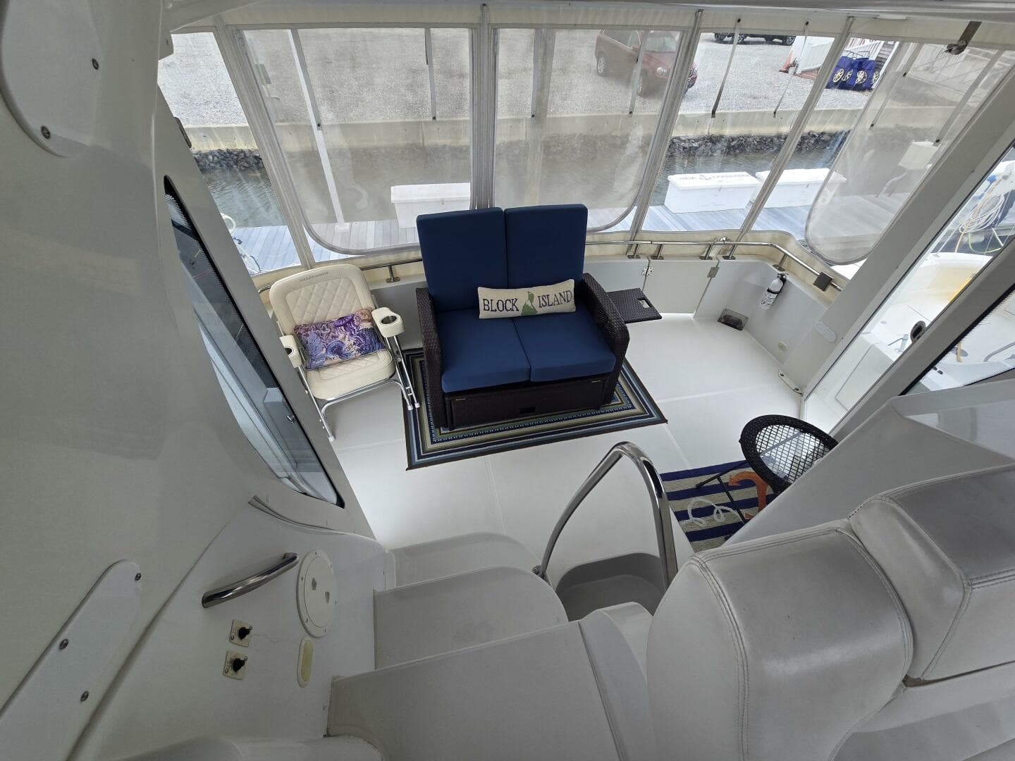 2002 Carver 444 Cockpit — photo 16