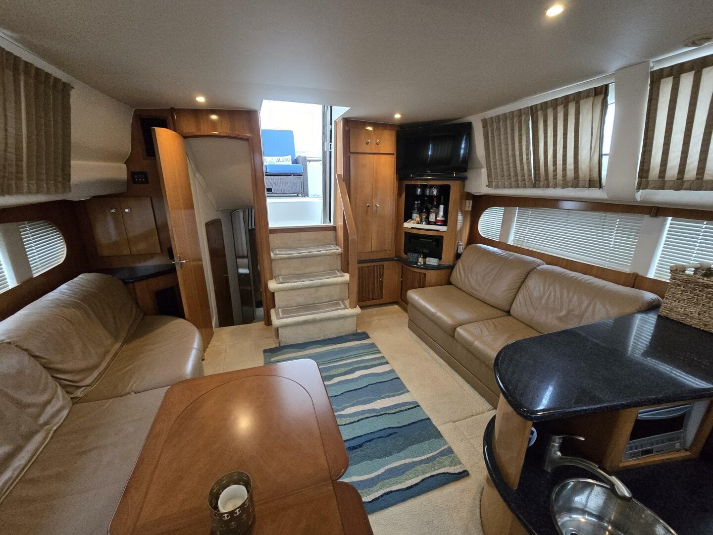 2002 Carver 444 Cockpit — photo 24