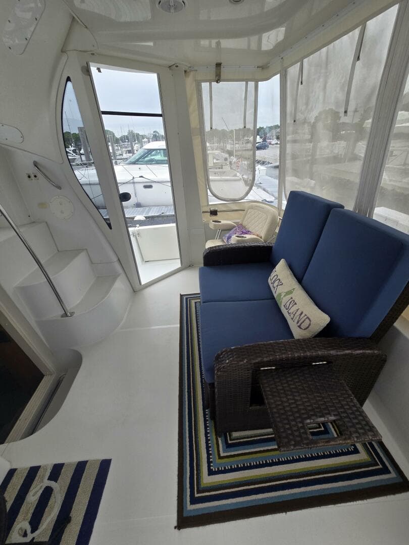 2002 Carver 444 Cockpit — photo 14