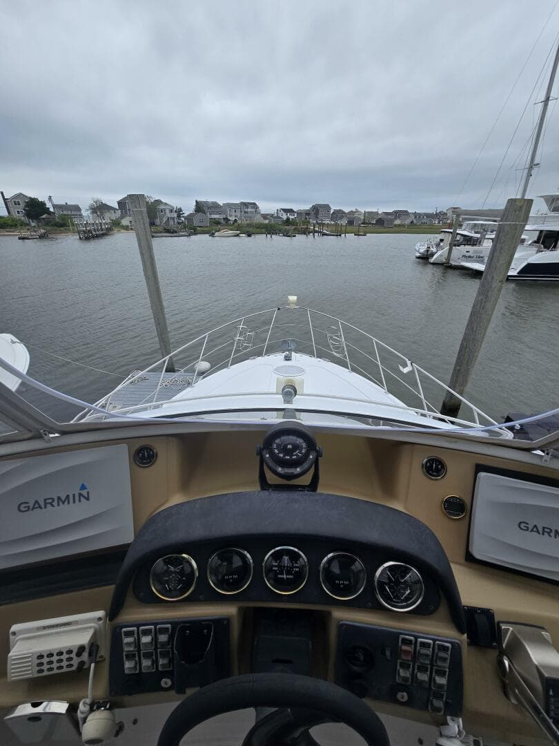 2002 Carver 444 Cockpit — photo 19