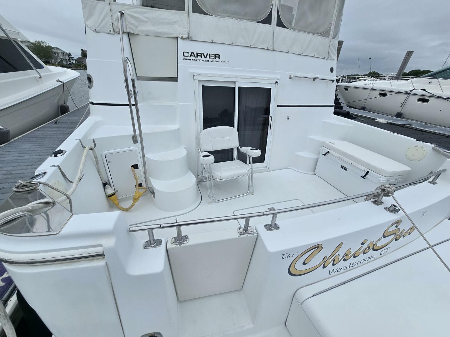 2002 Carver 444 Cockpit — photo 10