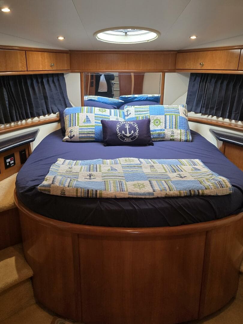 2002 Carver 444 Cockpit — photo 49