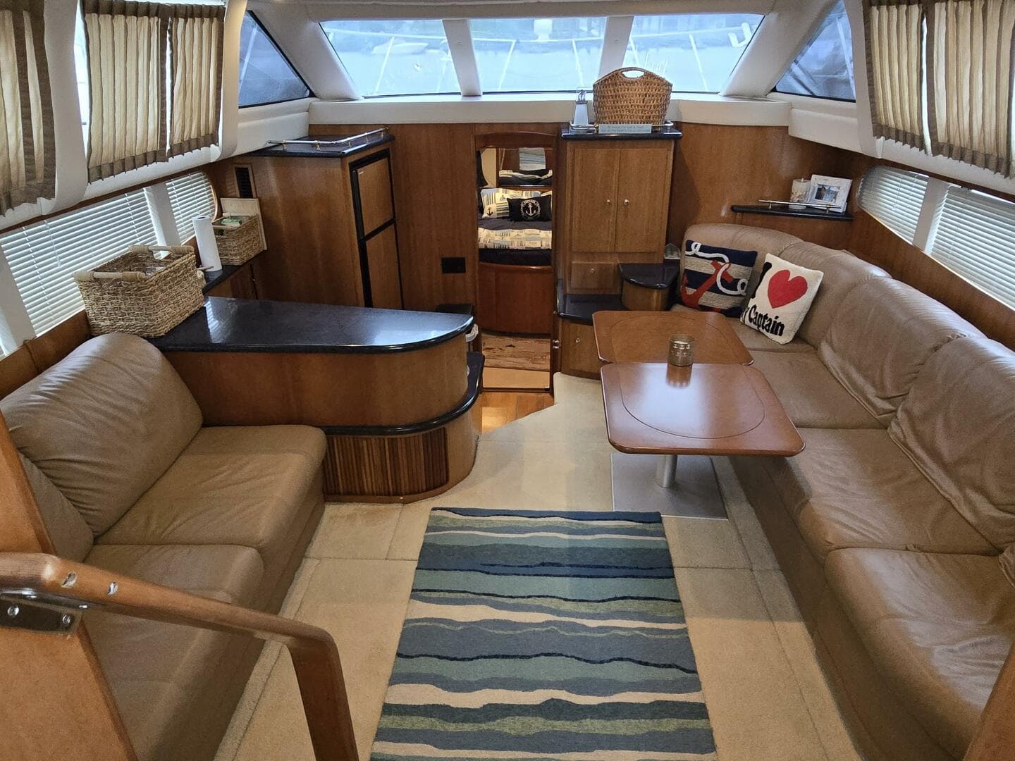 2002 Carver 444 Cockpit — photo 23