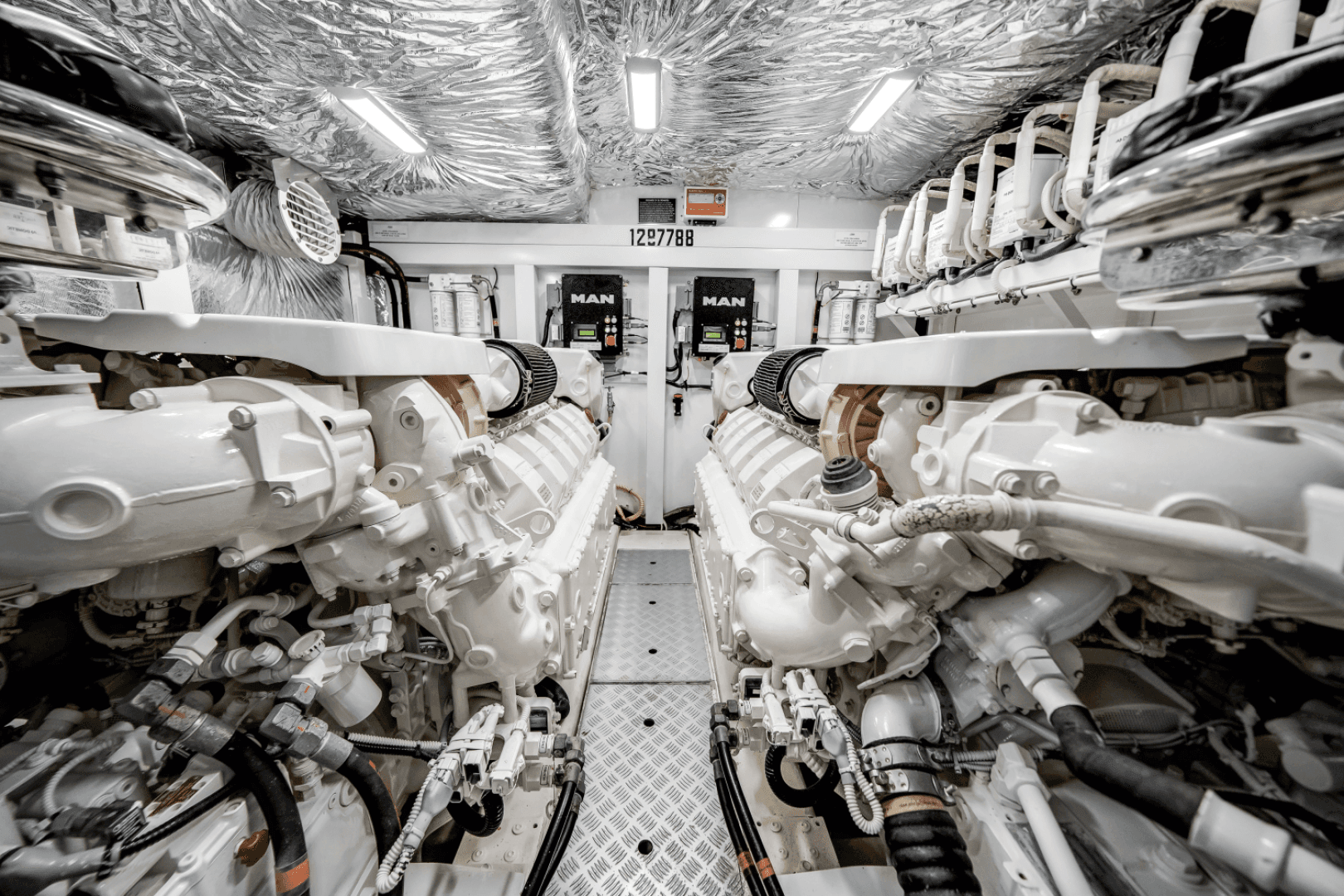 2019 Princess F70 — photo 40