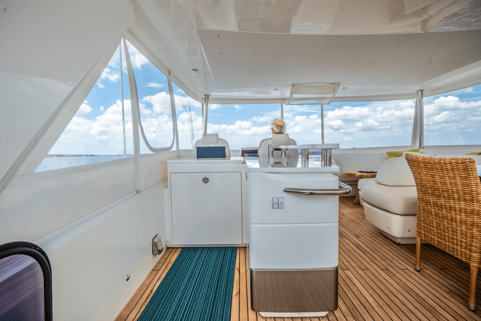 2019 Princess F70 — photo 36