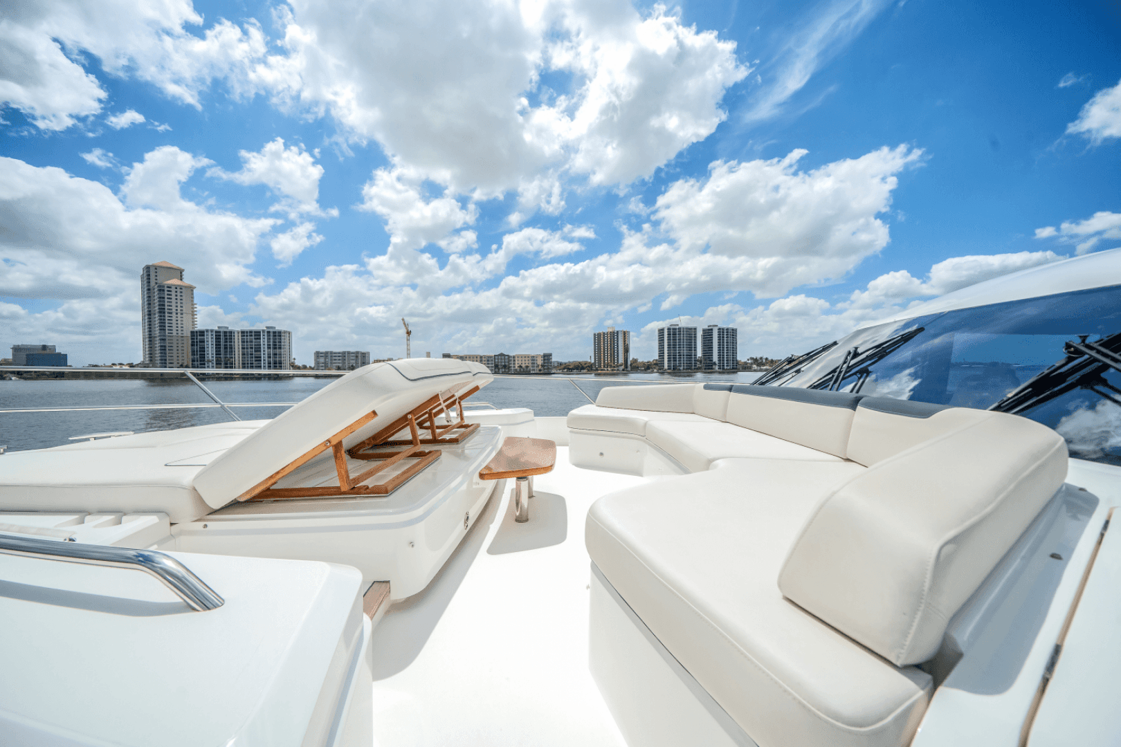 2019 Princess F70 — photo 31