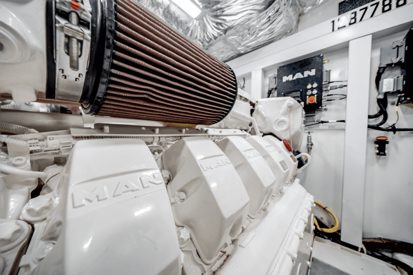 2019 Princess F70 — photo 41