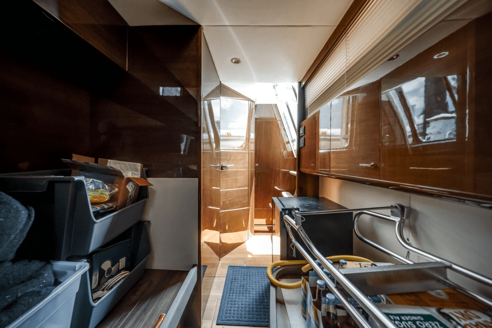 2019 Princess F70 — photo 50