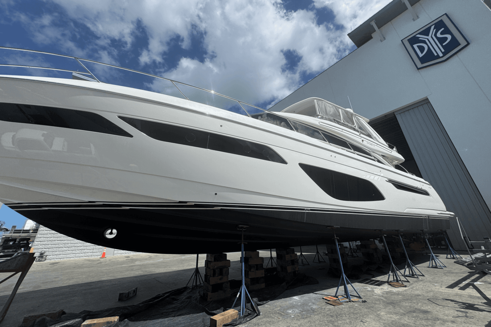 2019 Princess F70 — photo 54