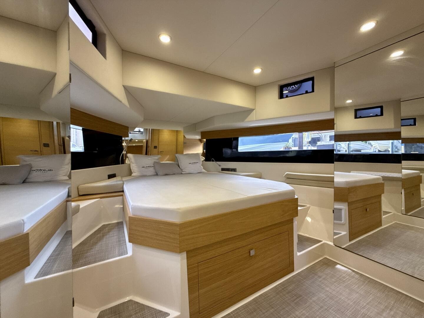 2023 De Antonio D50 Coupé — photo 2