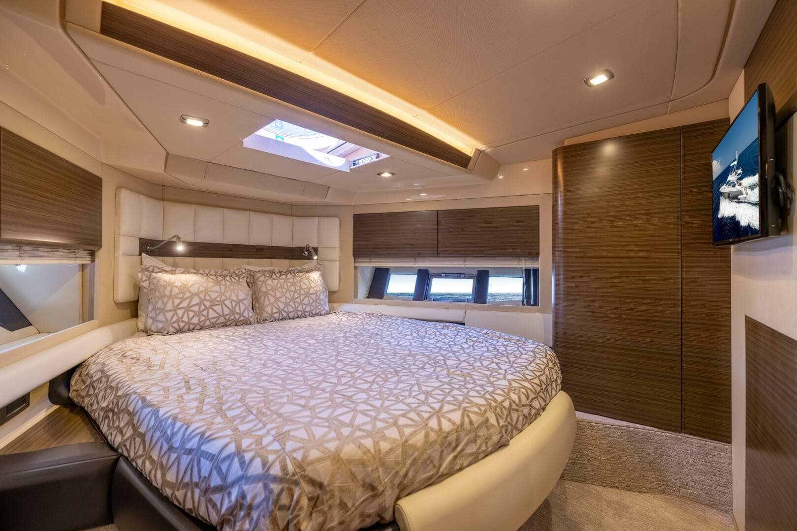 2015 Azimut 64 Flybridge — photo 23