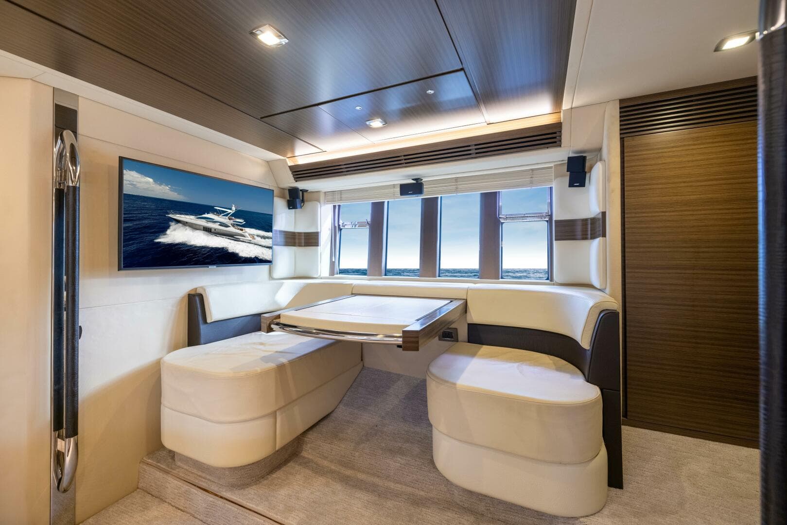 2015 Azimut 64 Flybridge — photo 19