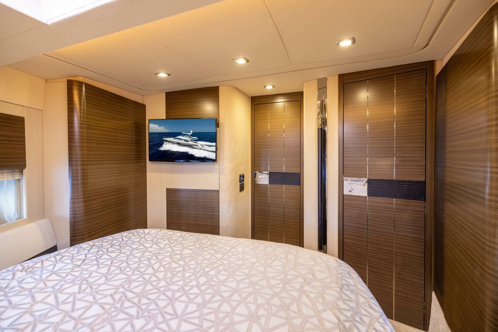 2015 Azimut 64 Flybridge — photo 24