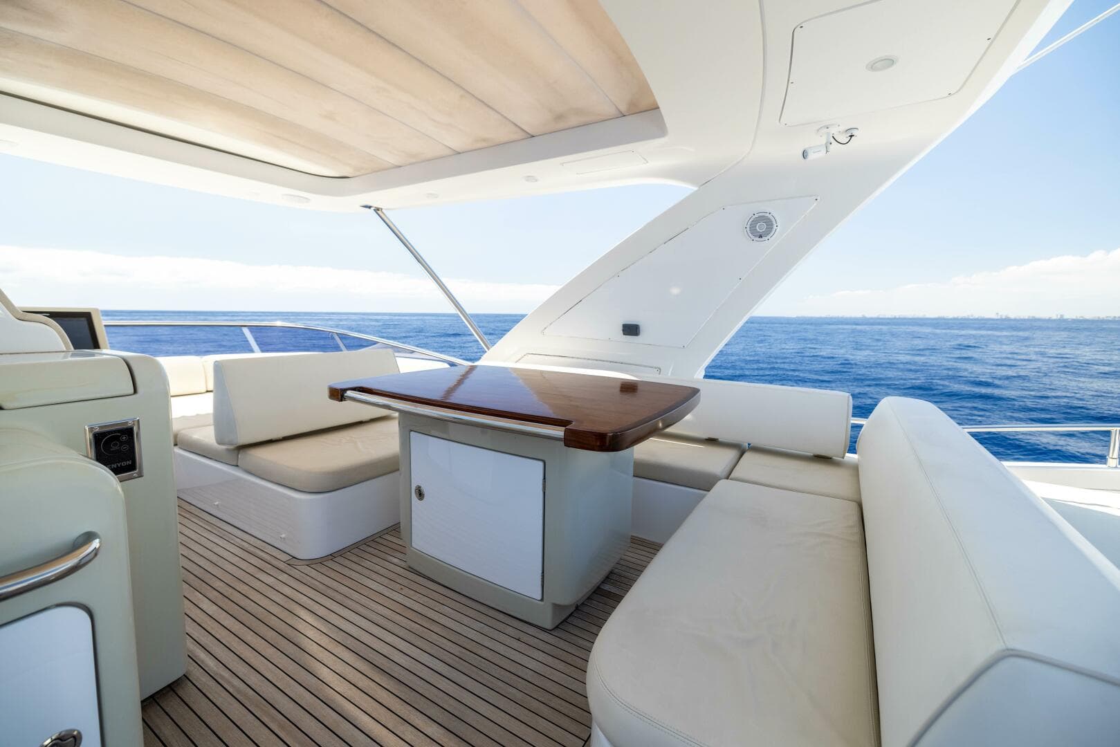 2015 Azimut 64 Flybridge — photo 45