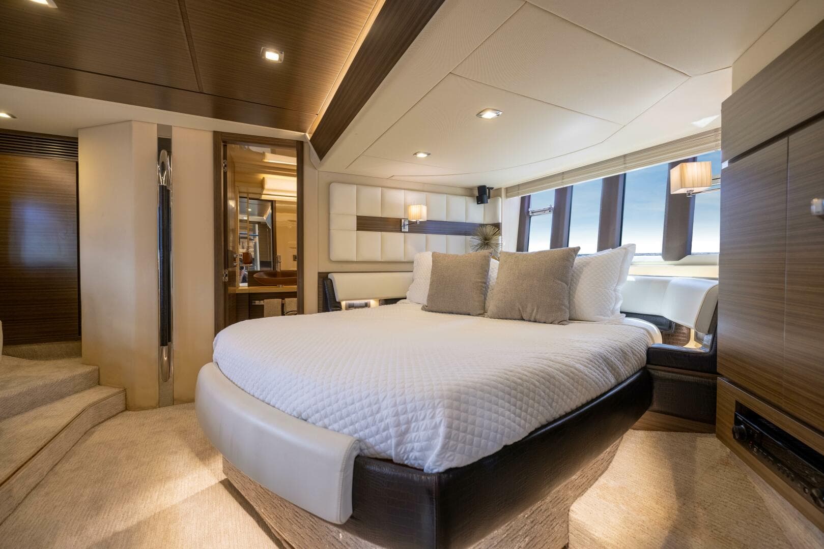 2015 Azimut 64 Flybridge — photo 18