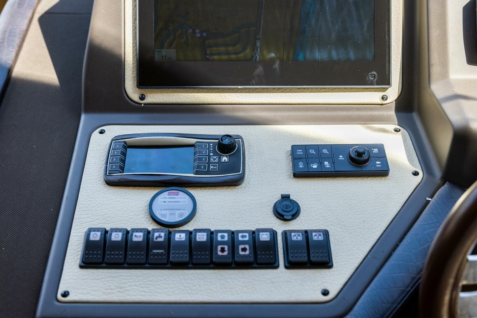 2015 Azimut 64 Flybridge — photo 11