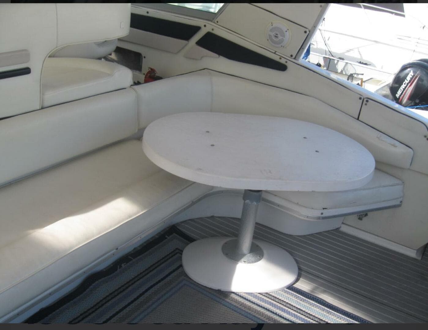 1993 Sea Ray 440 Sundancer — photo 10
