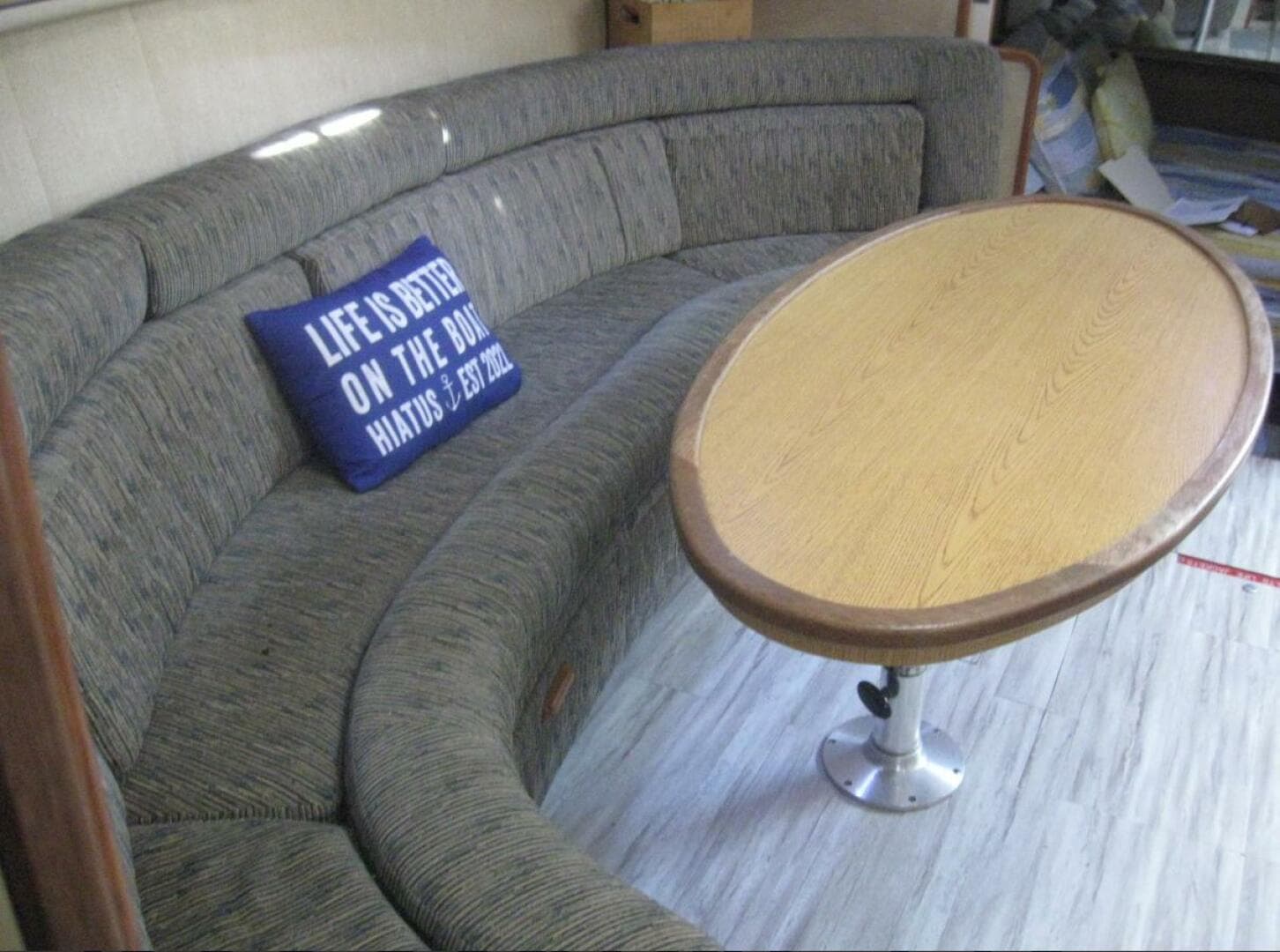 1993 Sea Ray 440 Sundancer — photo 19