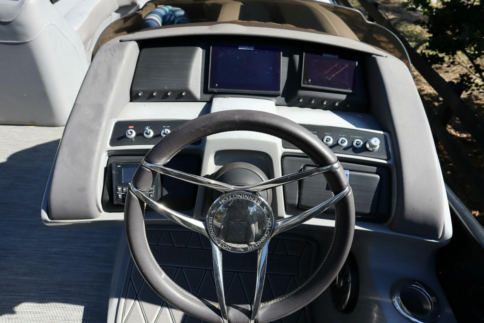 2021 Bennington Rx 25 Sport — photo 9