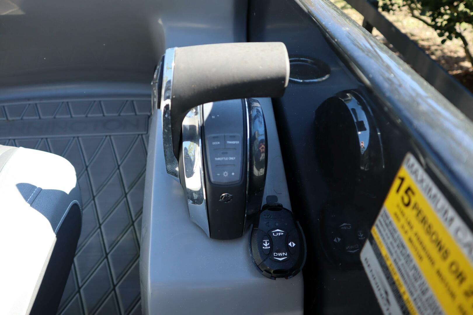 2021 Bennington Rx 25 Sport — photo 8