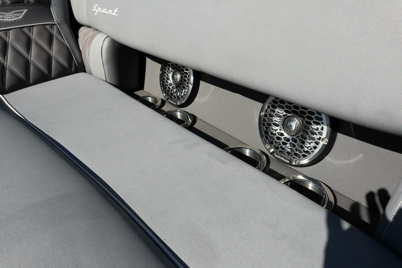 2021 Bennington Rx 25 Sport — photo 22