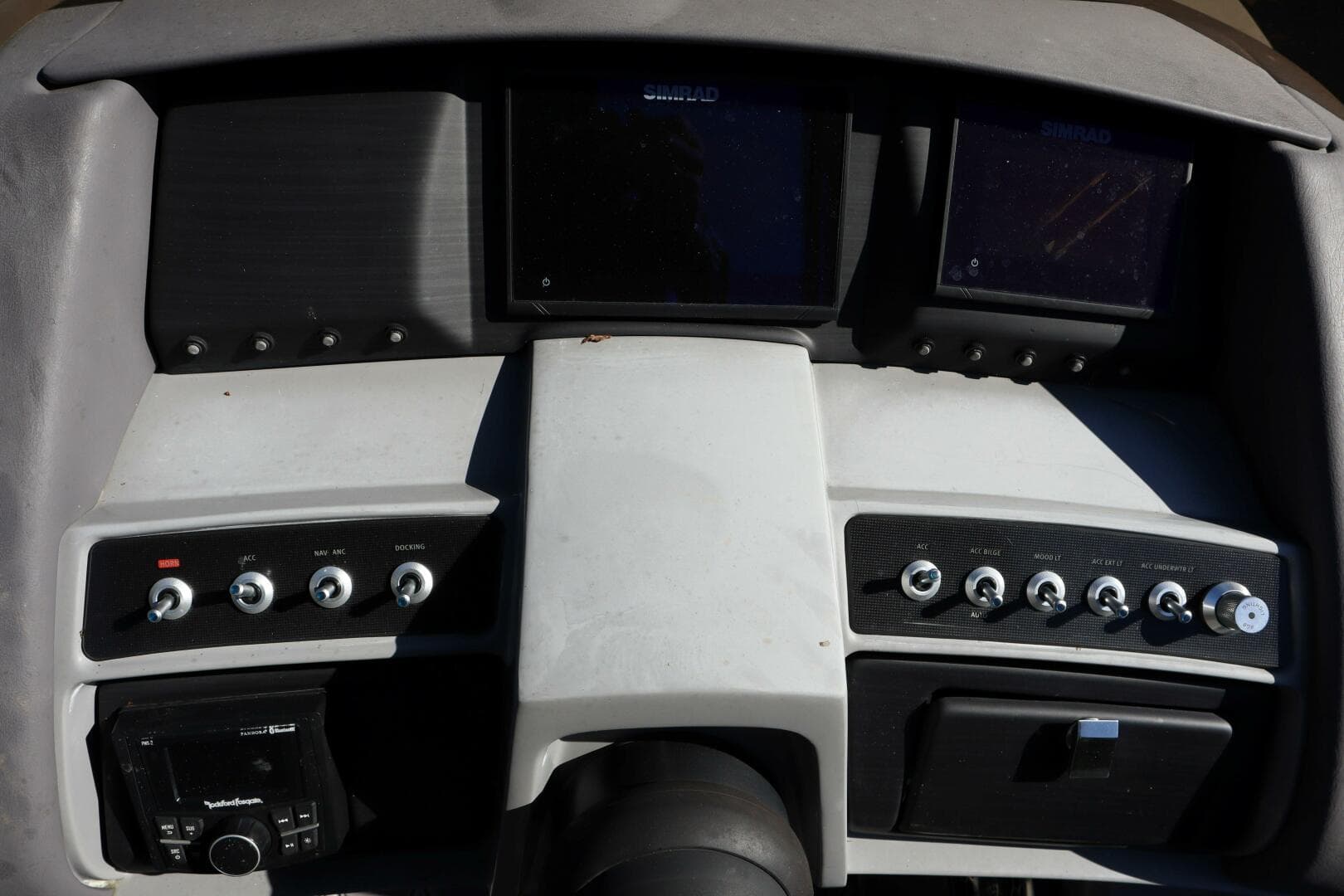 2021 Bennington Rx 25 Sport — photo 10