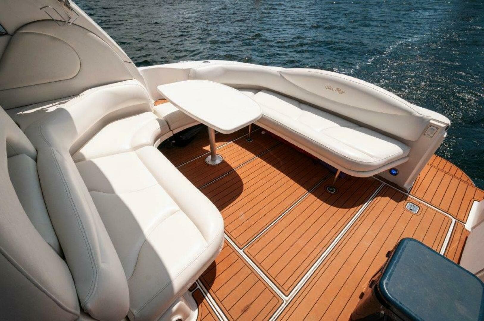 2003 Sea Ray 380 Sundancer — photo 4