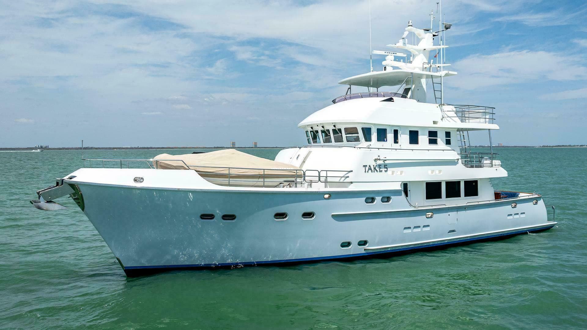 2009 Nordhavn 76 — photo 2