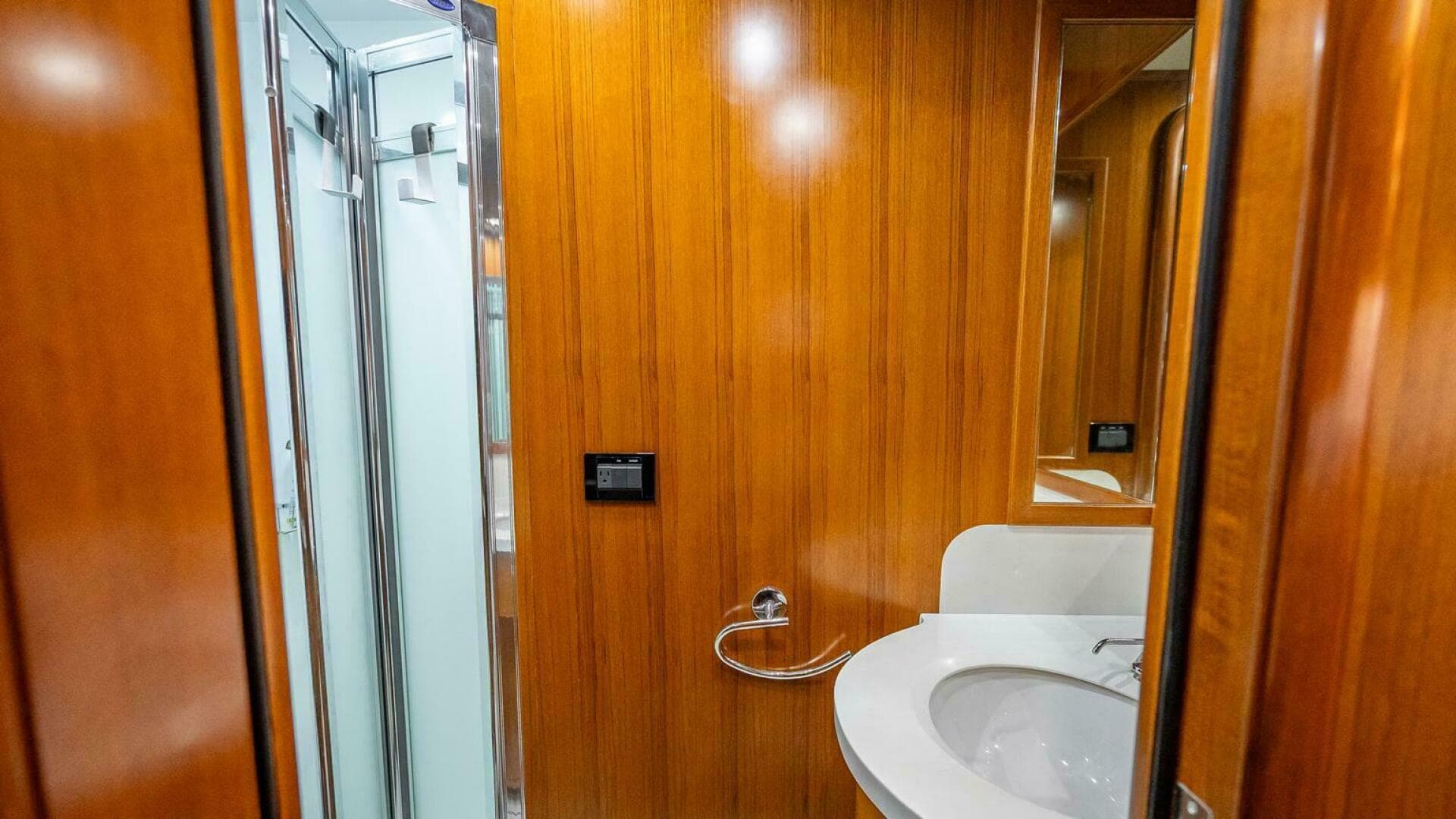 2009 Nordhavn 76 — photo 27