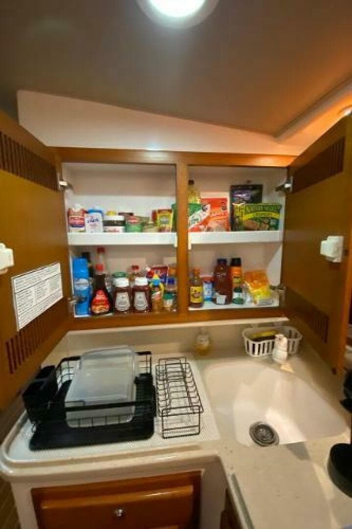 2004 Cabo 45 Express Los Suenos Edition — photo 17