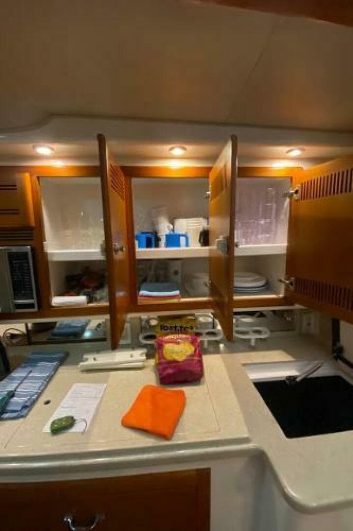 2004 Cabo 45 Express Los Suenos Edition — photo 18