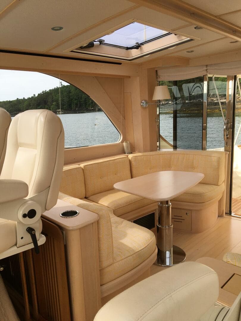 2013 Hinckley Talaria — photo 22